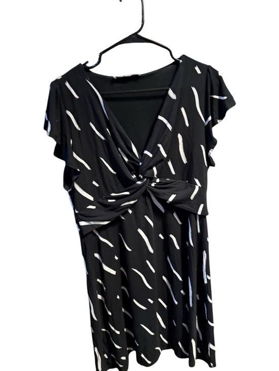 LOFT Dresses & Skirts - LOFT Black Dress with White Brushstroke Knot Front